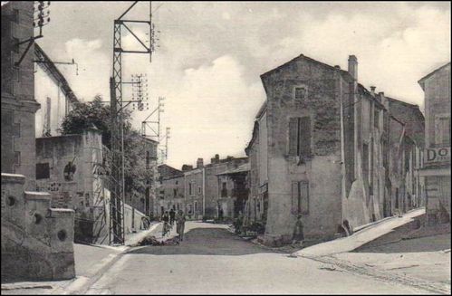 CP-devant-la-mairie.jpg