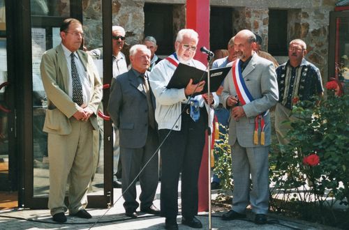 2001-a-VB.jpg