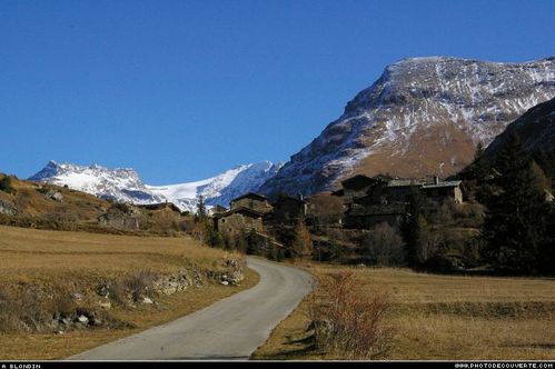 000074-village-de-montagne-en-maurienne
