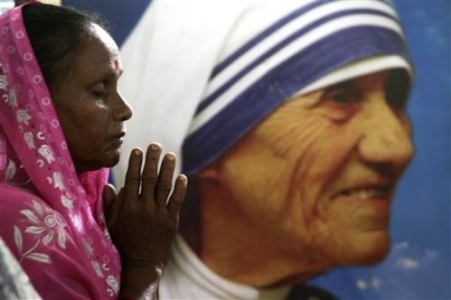 An Indian Catholic prays