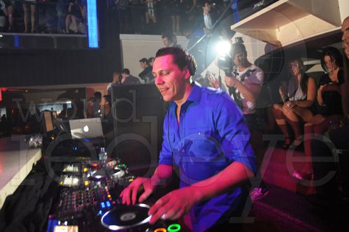 Tiësto at Liv Miami 29 dec 2012 (3)