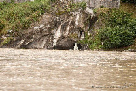 lourdes-invasa-dal-fiume.jpg
