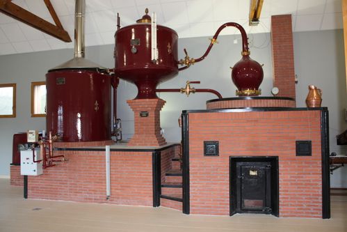 40 Distillerie HUET 2- Alambic a Repasse