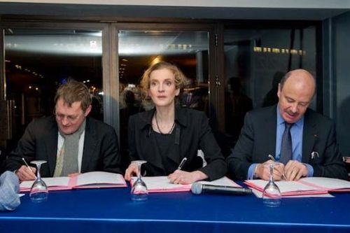 signature-contrat-d-objectif-VNF.JPG
