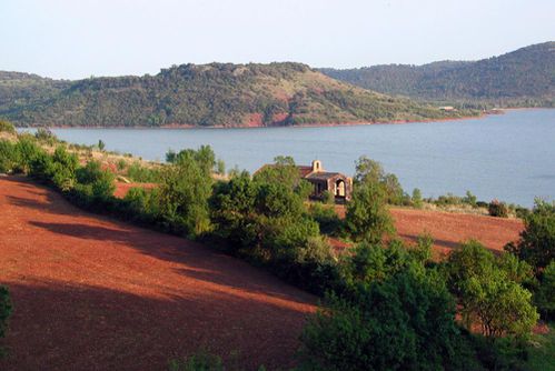 La_chapelle_au_bord_du_lac_182_lightbox.jpg