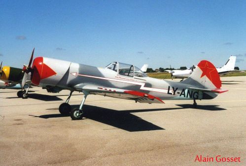 YAK-50-LY-ANG.jpg