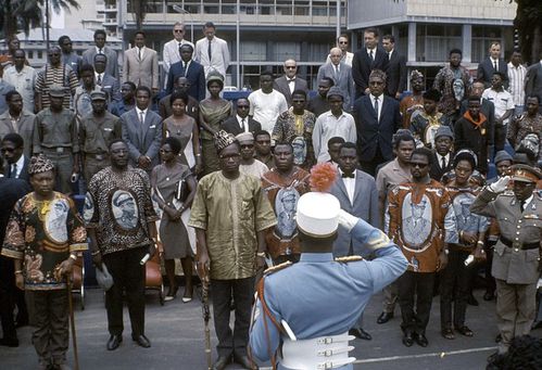 President Mobutu 67 lors de defile de CVR