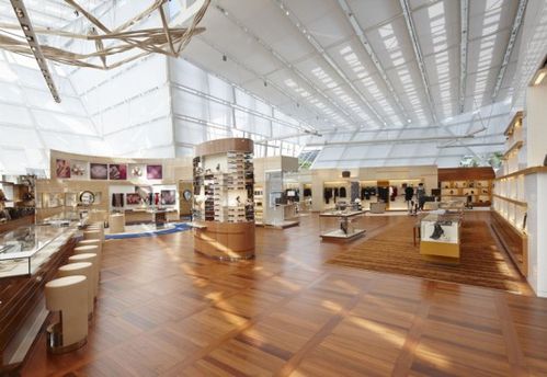 Le-furet-du-retail_7Louis-Vuitton-Island-Maison.jpg