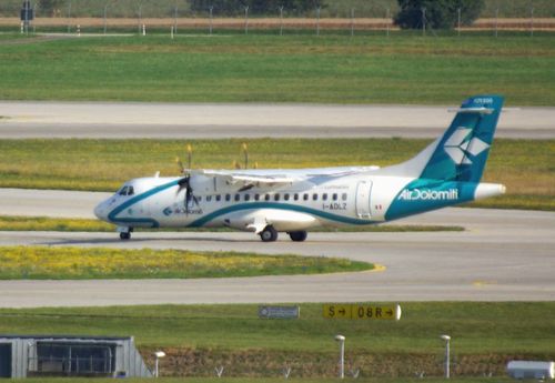 ATR-42-I-ADLZ-Air-Dolomiti.JPG