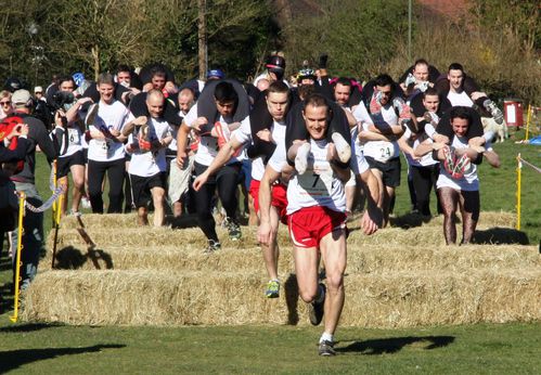 Wife Carrying Race (7^ ed.). Un gioioso antefatto alla Lilth Hill Half Marathon 2014