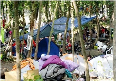 Campement-de-refugies-Metz-Bellecroix.jpg