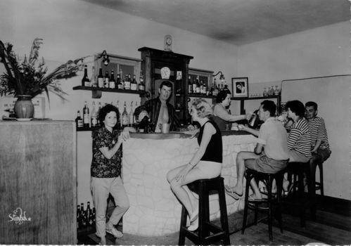 Hotel-Paradis.jpg