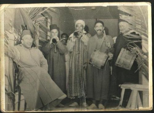 http://img.over-blog.com/500x368/1/50/59/42/Mohamed-el-fassi/hamadchas-de-Safi/hamadcha-de-safi-en-1960.JPG