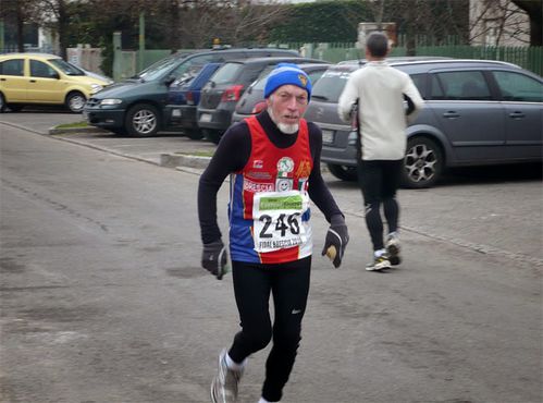 A 87 anni, ci ha lasciato Giuseppe Togni, il decano dei super-maratoneti italiani, con il record ineguagliato di 761 maratone corse in carriera