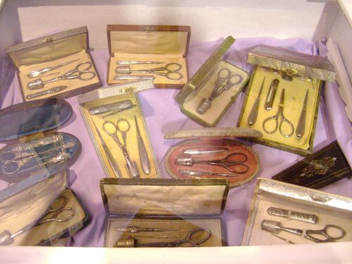 Nécéssaires de brodeuses
