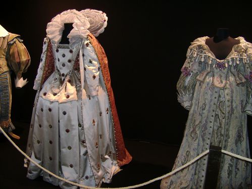 Costume de scène (3)