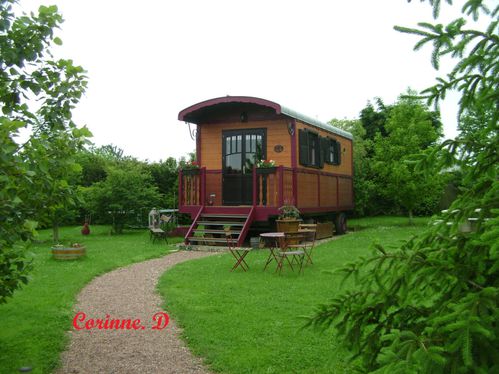 La-roulotte-des-Bertranges--1----Copie.JPG