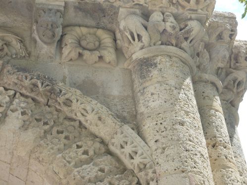 diable-fronton-Surgeres.JPG