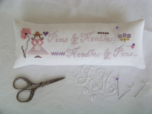 Pique-aiguille-M.Designs---Cadeau-Nathalie-014.JPG