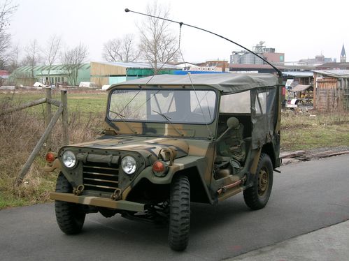 bewegungsfahrt ford mutt m151 a2 vor halle 1