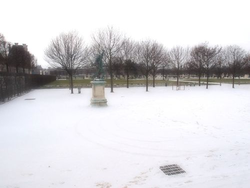 tuileriesneige.JPG