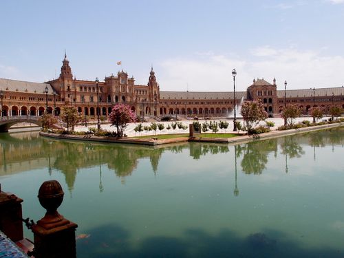 Place-d-espagne-seville.JPG