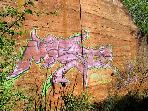 street-art tags campagne bauxite Bédarieux 7437
