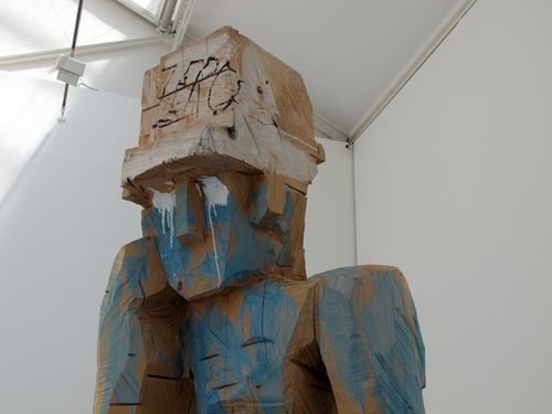 Baselitz sculpture Dunklung Nachlung 1