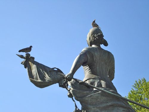 Agde, statue République phrygien