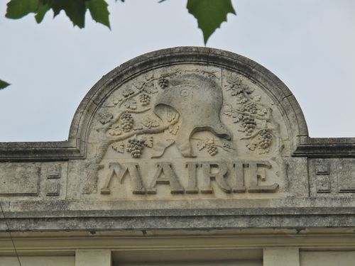 Laurens mairie phrygien 1