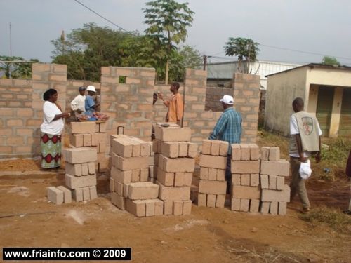 Construction labo du centre de santé Sabendè