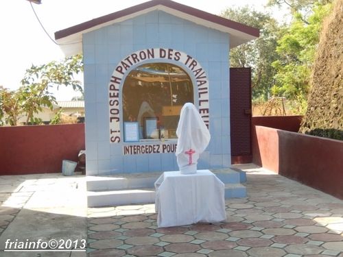La-grotte-d--di--e--a-St-Joseph--Copier-.JPG