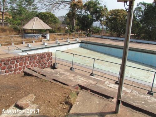 La-piscine-de-Fria--2---Copier-.JPG