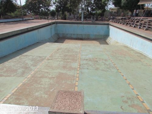 La-piscine-de-Fria--3---Copier-.JPG