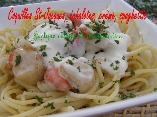 Coquilles St-Jacques Echalotes, crème, poivres et baies sur Spaghettis Jaclyne cuisine et gourmandise