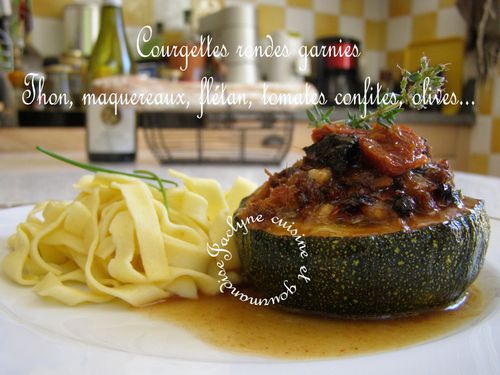 Courgettes farcies au thon, maquereau, flétan, tomates confites, olives noires, épices... Dans la rubrique *Vive les restes* Saveurs assurées ♥ Jaclyne cuisine et gourmandise