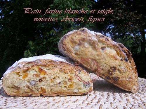 Pain, farine blanche et seigle, noisettes, abricots, figues Jaclyne cuisine et gourmandise