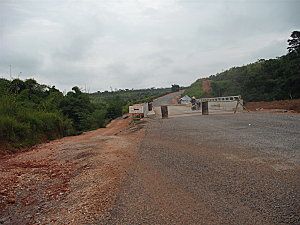 Conclusao-da-Ponte-sobre-o-rio-Nzadi-1--Damba.JPG