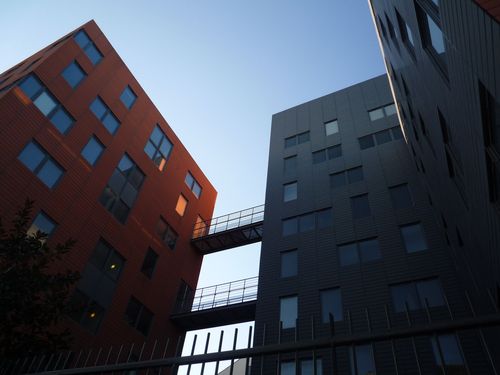 Bâtiments Université Paris-Diderot vue latérale et passe