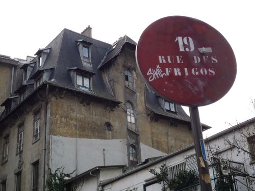 Enseigne - 19 rue des Frigos