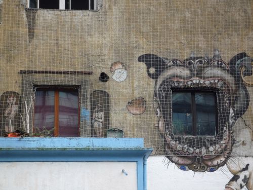 Graphs façade rue des Frigos
