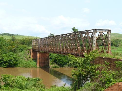 makabana-niari-pont-rail