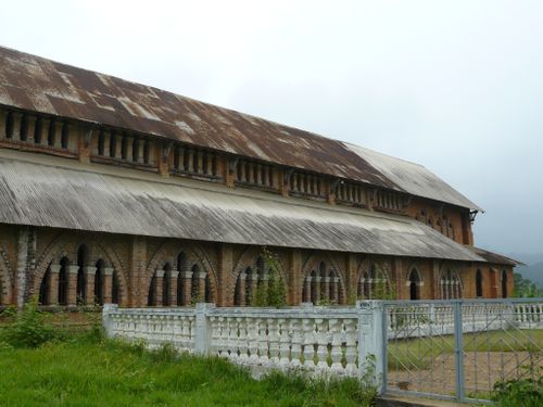 Mpounga-nef-eglise