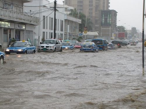 inondation-avenue-Gaulle nov2010