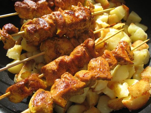 231011-BROCHETTES-DE-POULET-TAJINE-001.jpg