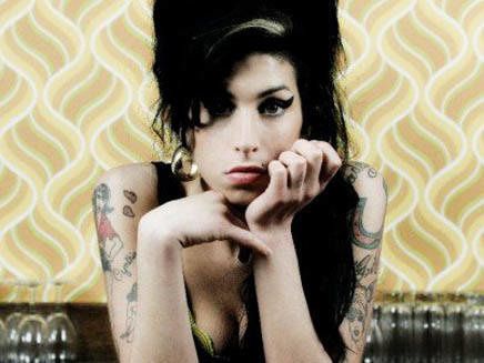 Amy_Whinehouse_JANVIER_CR_Island_Records.jpg