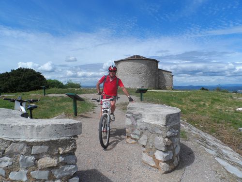 CHAPELLE-ST-BAUZILLE.JPG