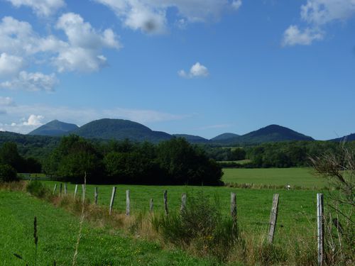 MONTS.JPG