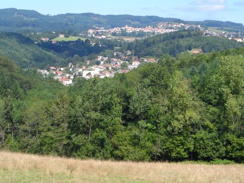 VILLAGE-FOREZIENS.JPG