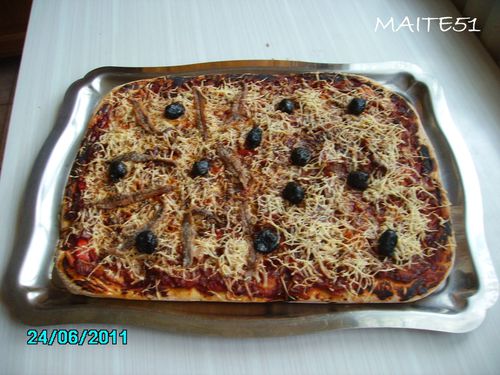 Pizza-oignons-poivrons-cuite-24-06-2011.JPG